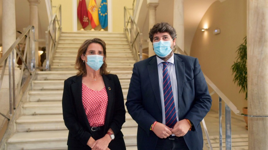 La ministra Ribera y el presidente regional López Miras en San Esteban