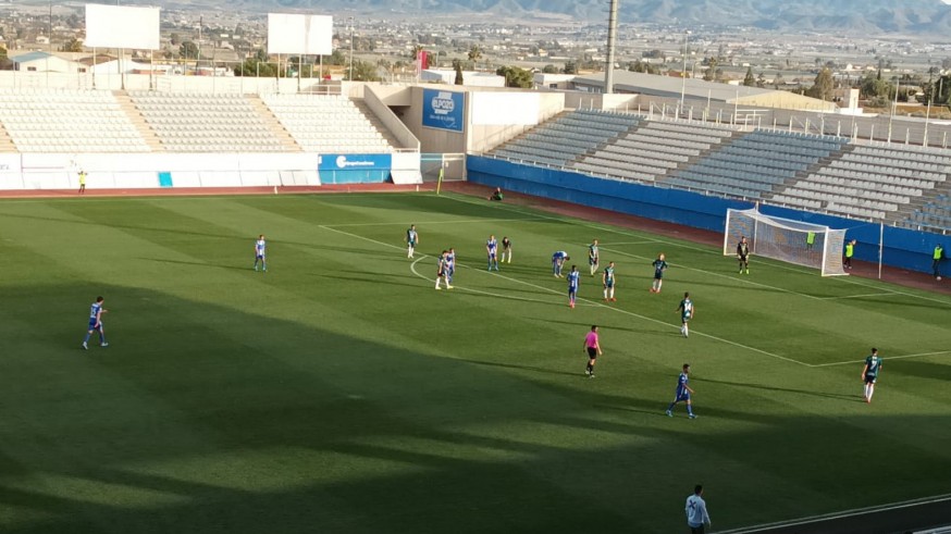 El Lorca Deportiva tumba al líder Yeclano (2-1)
