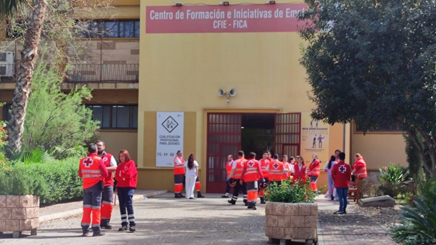 Cruz Roja despliega a un centenar de voluntarios durante el Bando de la Huerta 