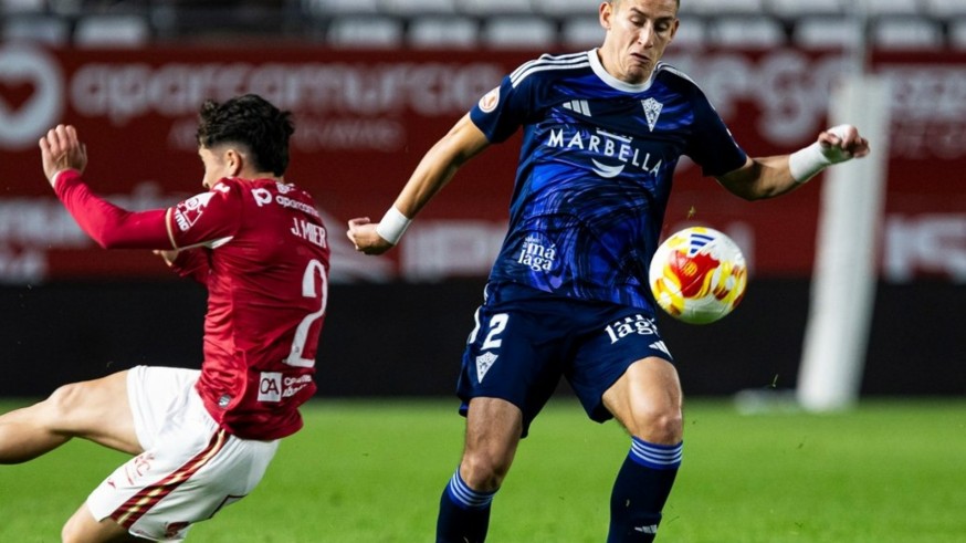 El Real Murcia no puede ni con el colista