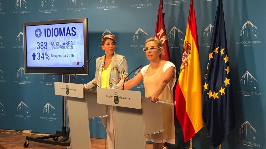 Cachá y la portavoz Noelia Arroyo en la rueda de prensa posterior al Consejo de Gobierno