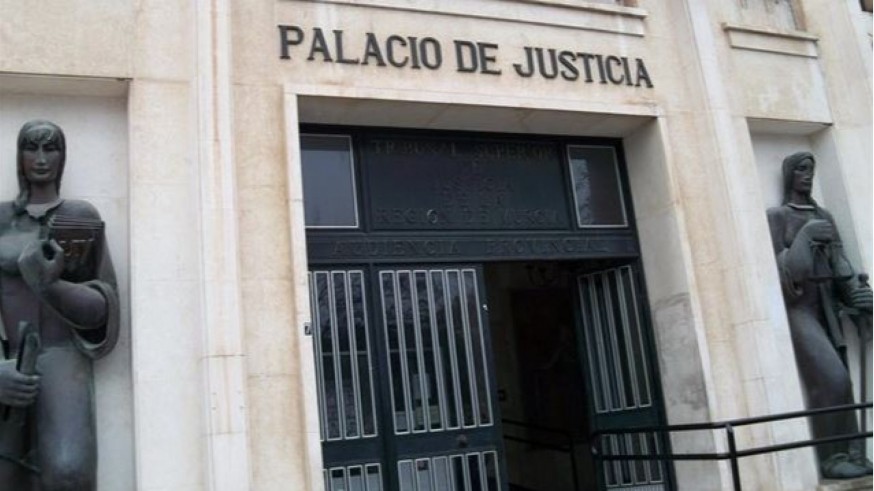 El juez decreta libertad provisional con fianza de 25.000 euros para la acusada de dejar morir su bebé en Yecla