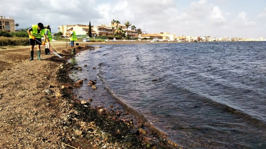 Limpieza de las playas del Mar Menor. FOTO:ORM