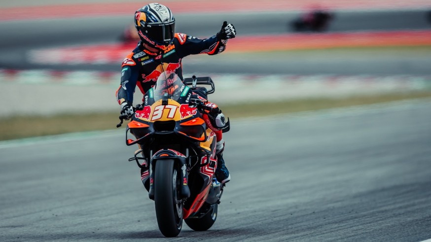 Acosta acaricia la gloria en Montmeló y acaba segundo