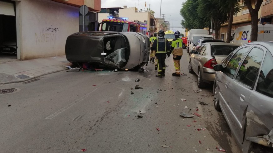 Herido un conductor tras volcar con su vehículo en Lorca