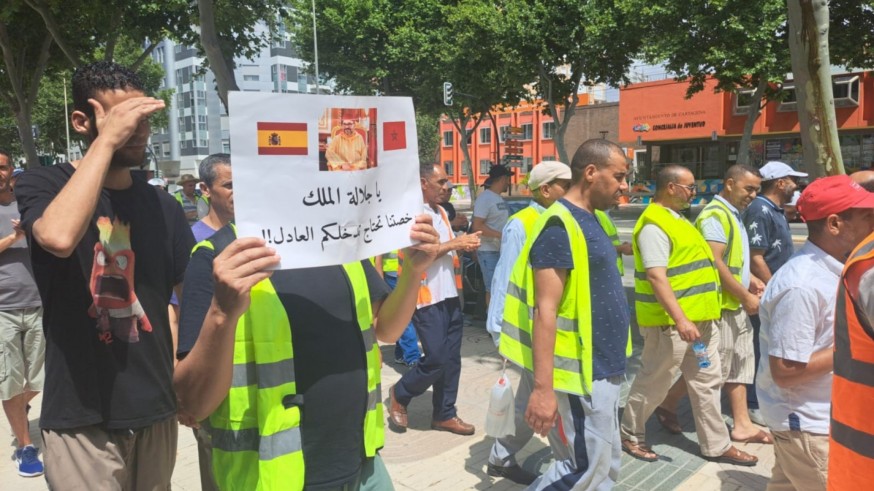 Cientos de marroquíes reivindican en Cartagena la homologación del carnet de conducir