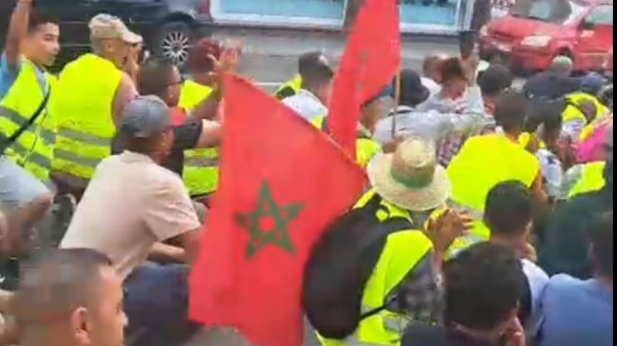 Cientos de marroquíes reivindican en Cartagena la homologación del carnet de conducir