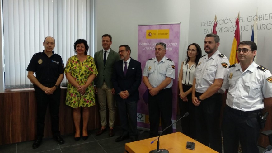Firma del convenio entre el Ayuntamiento de Yecla y la Policía Nacional