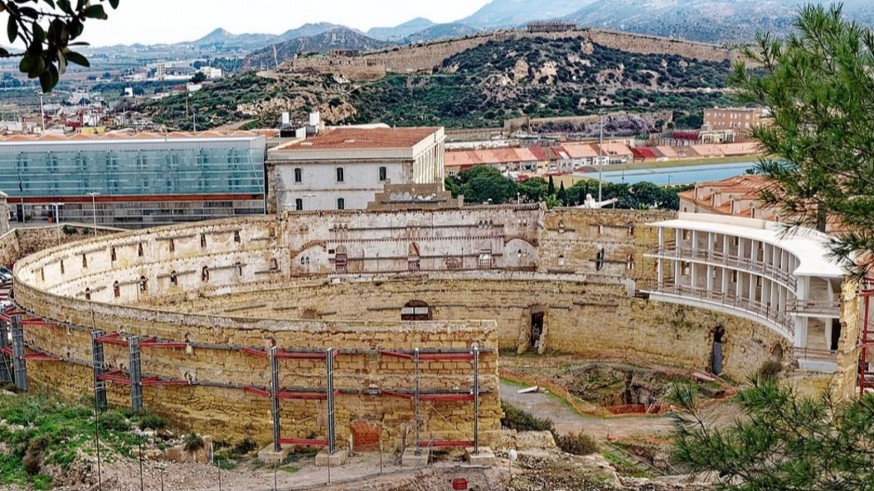 En un año tendremos excavada la mitad aproximadamente de la arena del anfiteatro romano de Cartagena