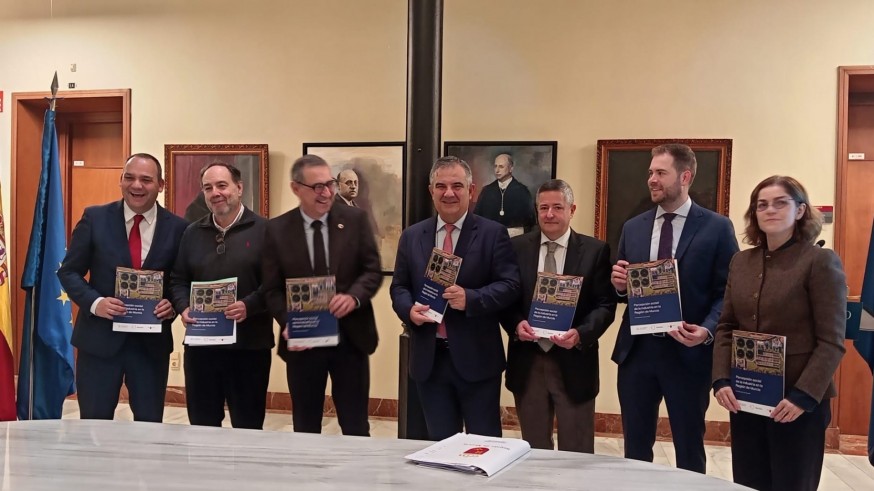 Nueve de cada diez ciudadanos apoyan fortalecer la industria en la Región de Murcia