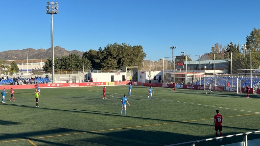 El Molinense se descuelga del liderato (2-1)