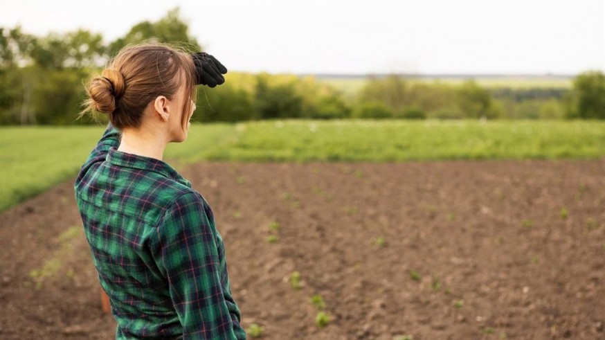 La doble discriminación de las mujeres rurales