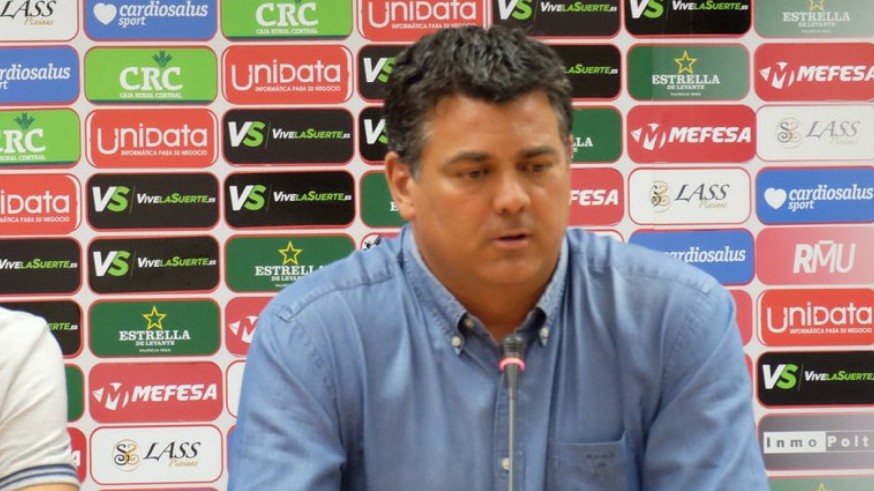 Julio Algar durante la rueda de prensa. Foto: Real Murcia