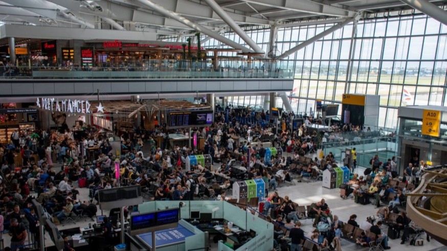 El aeropuerto de Heathrow en Londres permanecerá cerrado todo el viernes