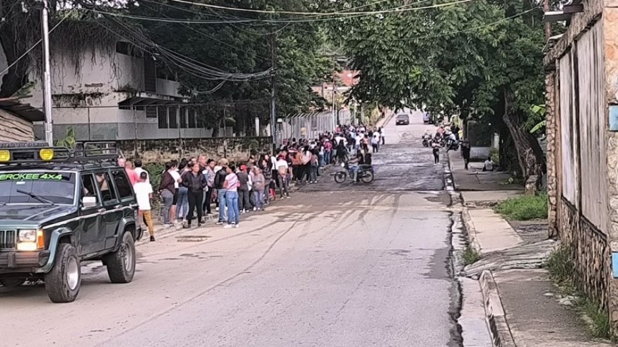 Asistencia masiva para votar nuevo presidente en Venezuela