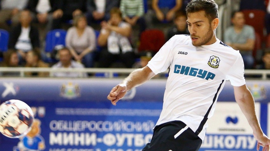 Bruno Taffy, con la camiseta del Tyumen.