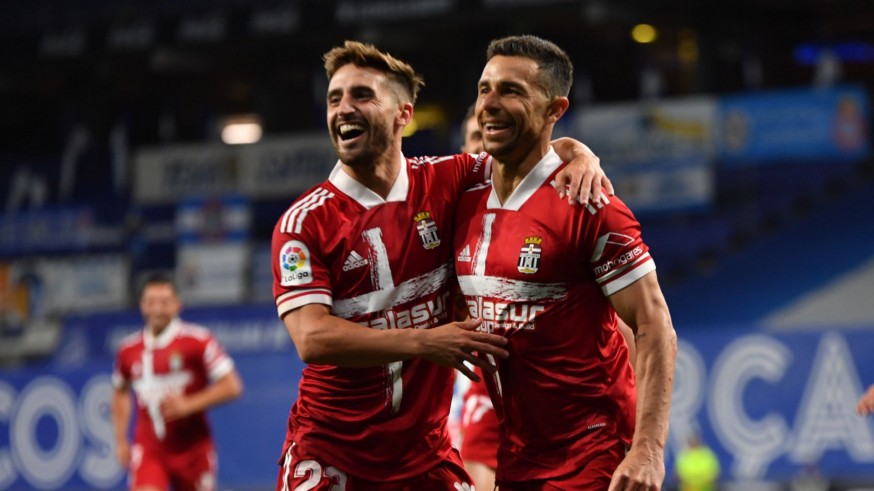 Nacho Gil y Rubén Castro celebran el segundo gol del Cartagena