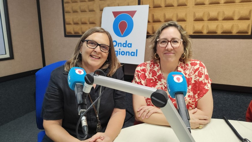 Chocolate negro, té verde y zumo de frutas: la "receta" científica para proteger el corazón tras la menopausia
