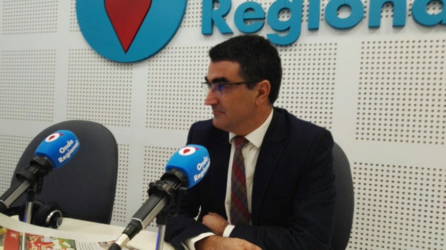 López-Morell en una tertulia en Onda Regional