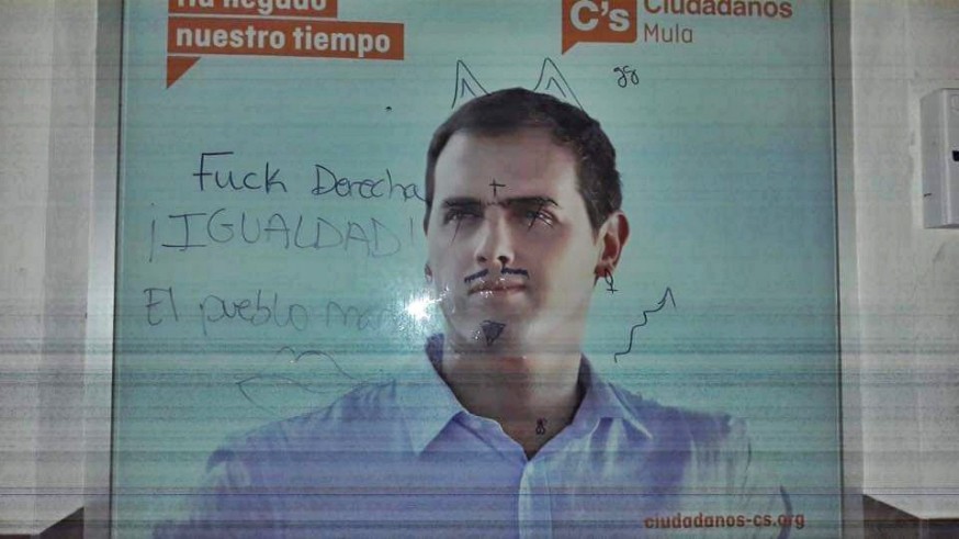 Pintadas en la sede de Cs Mula