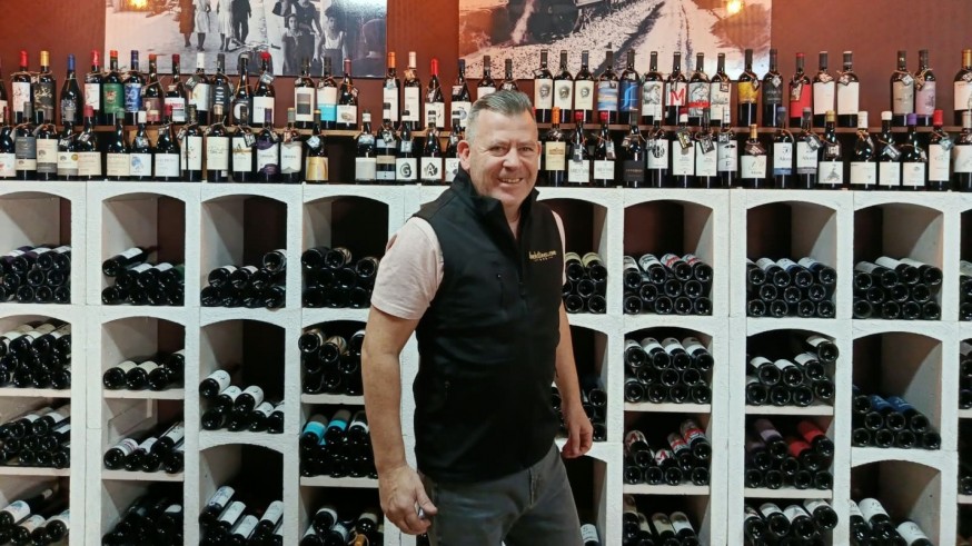 Detrás del mostrador. Vinotería Los Chilines: casi medio siglo divulgando la cultura del vino de Jumilla