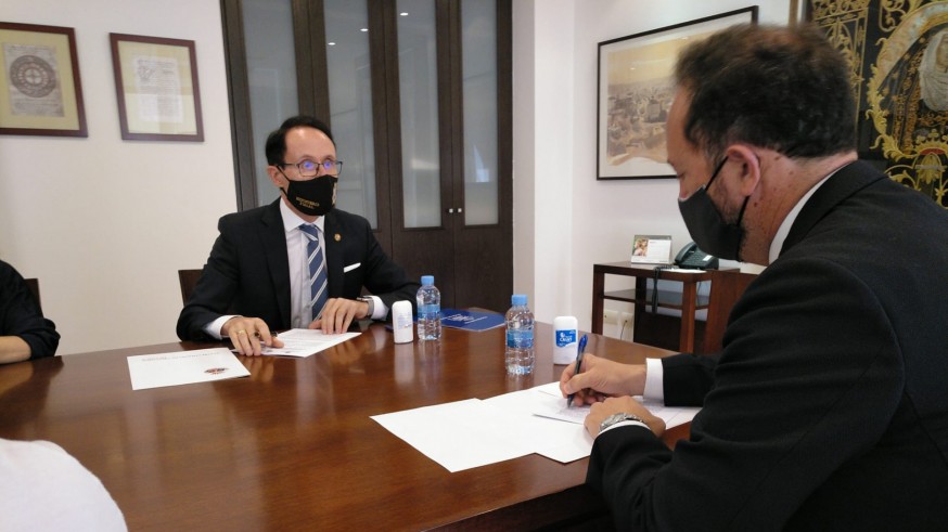 Firma del convenio entre la Fiscalía de la Comunidad de Murcia y el Colegio de Abogados de Lorca. Alfonso Martínez