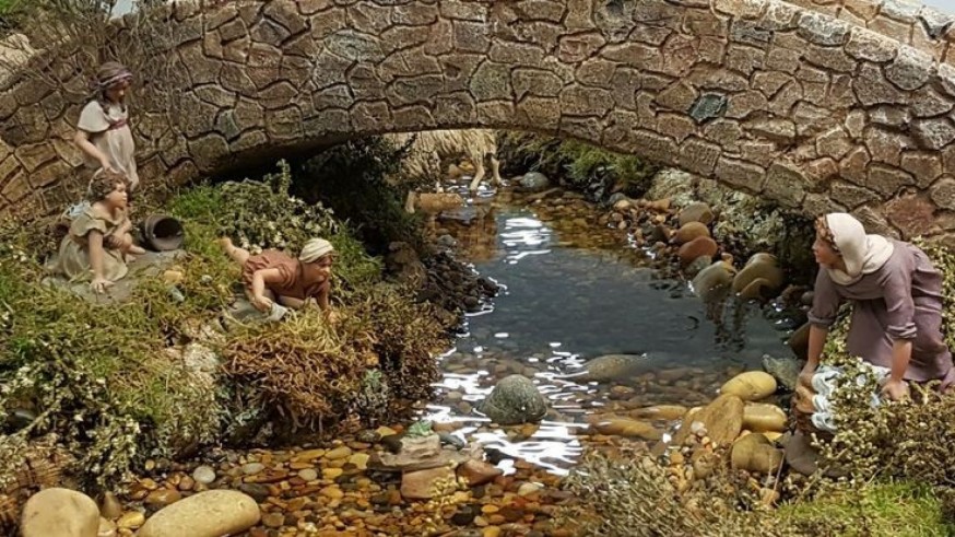 Maestros del belenismo en Fuente Álamo: el arte de crear mundos en miniatura que conquista España