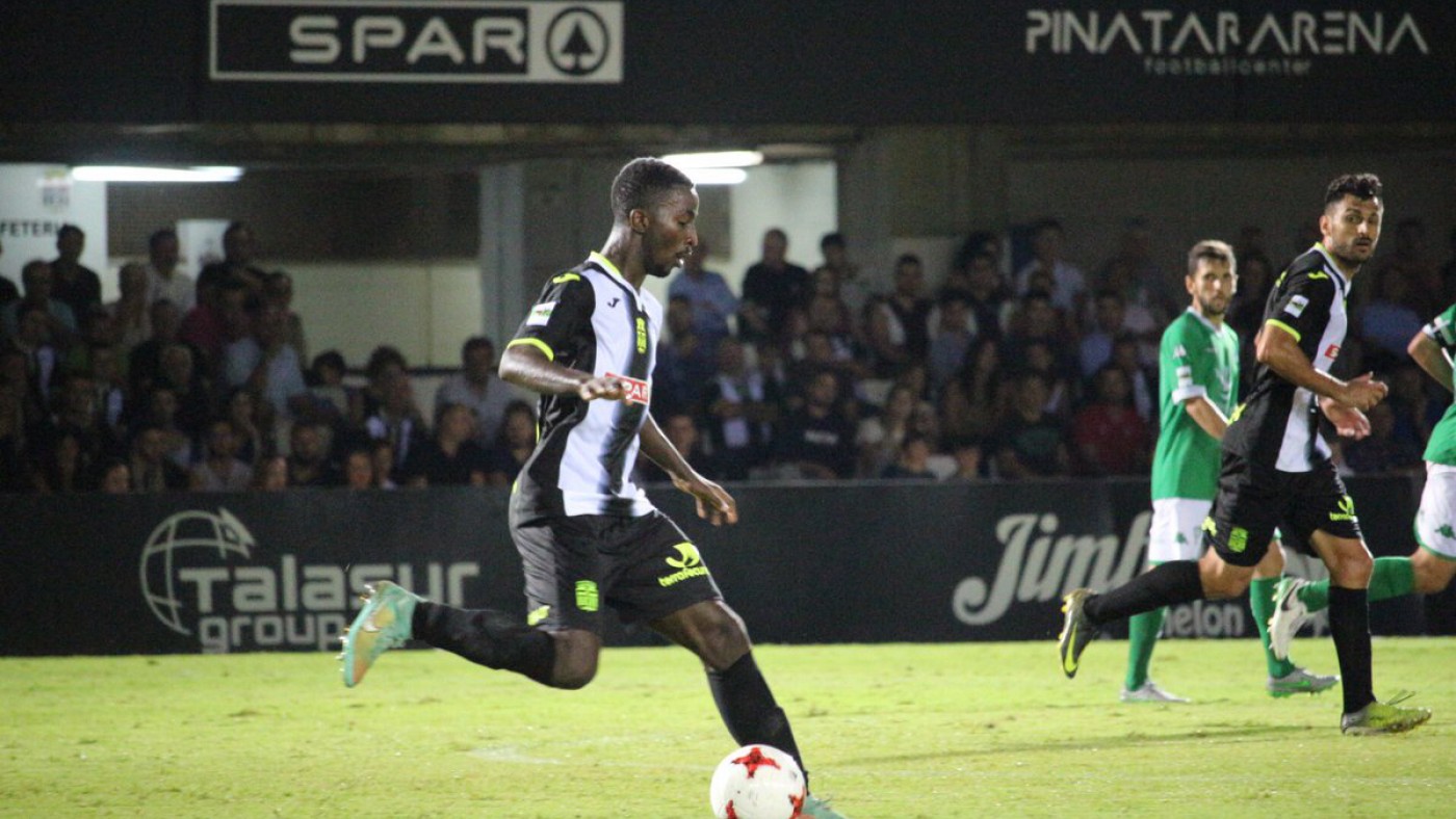 El centrocampista Adama (FC Cartagena) debutó como titular (foto: FC Cartagena)