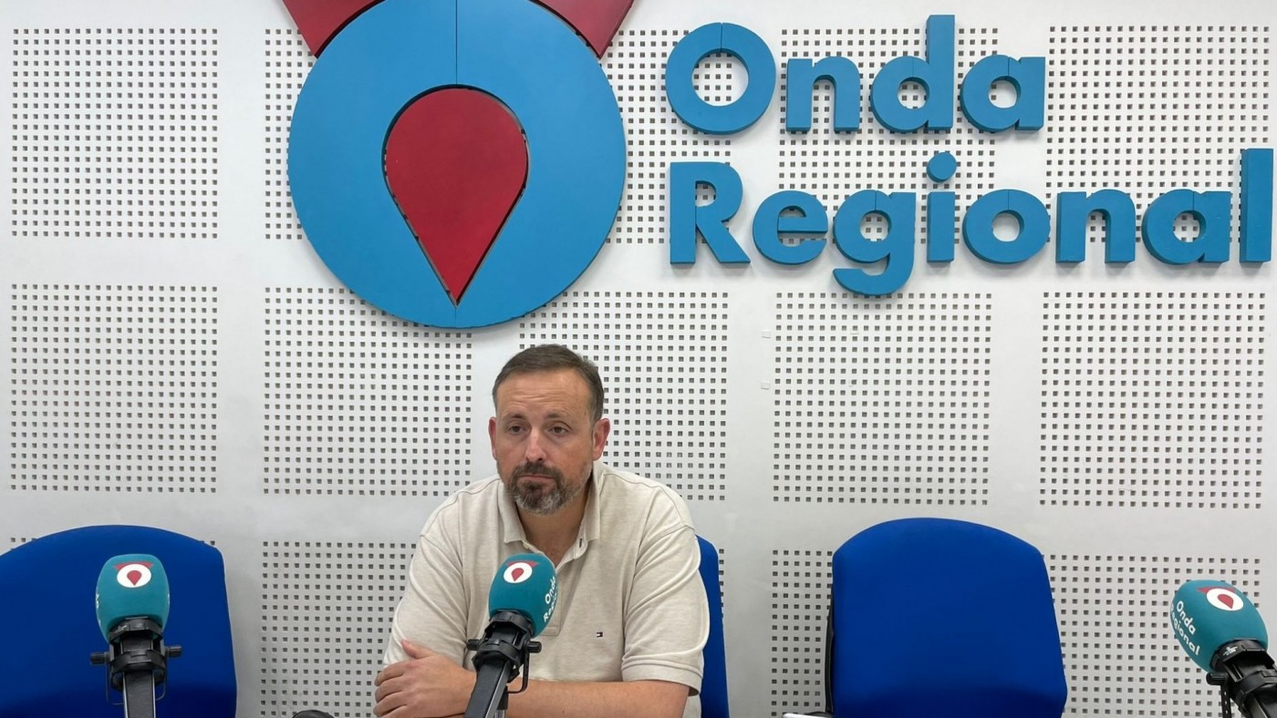 Alejandro Gómez: "Manejamos cinco opciones para sustituir a Sleva"
