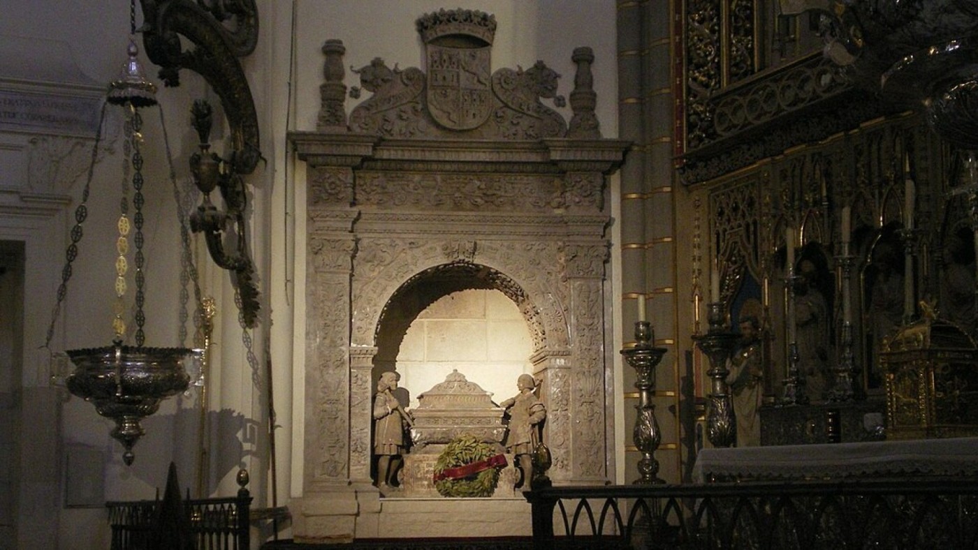 La urna que guarda el corazón de Alfonso X el Sabio en la catedral de Murcia ya es visitable