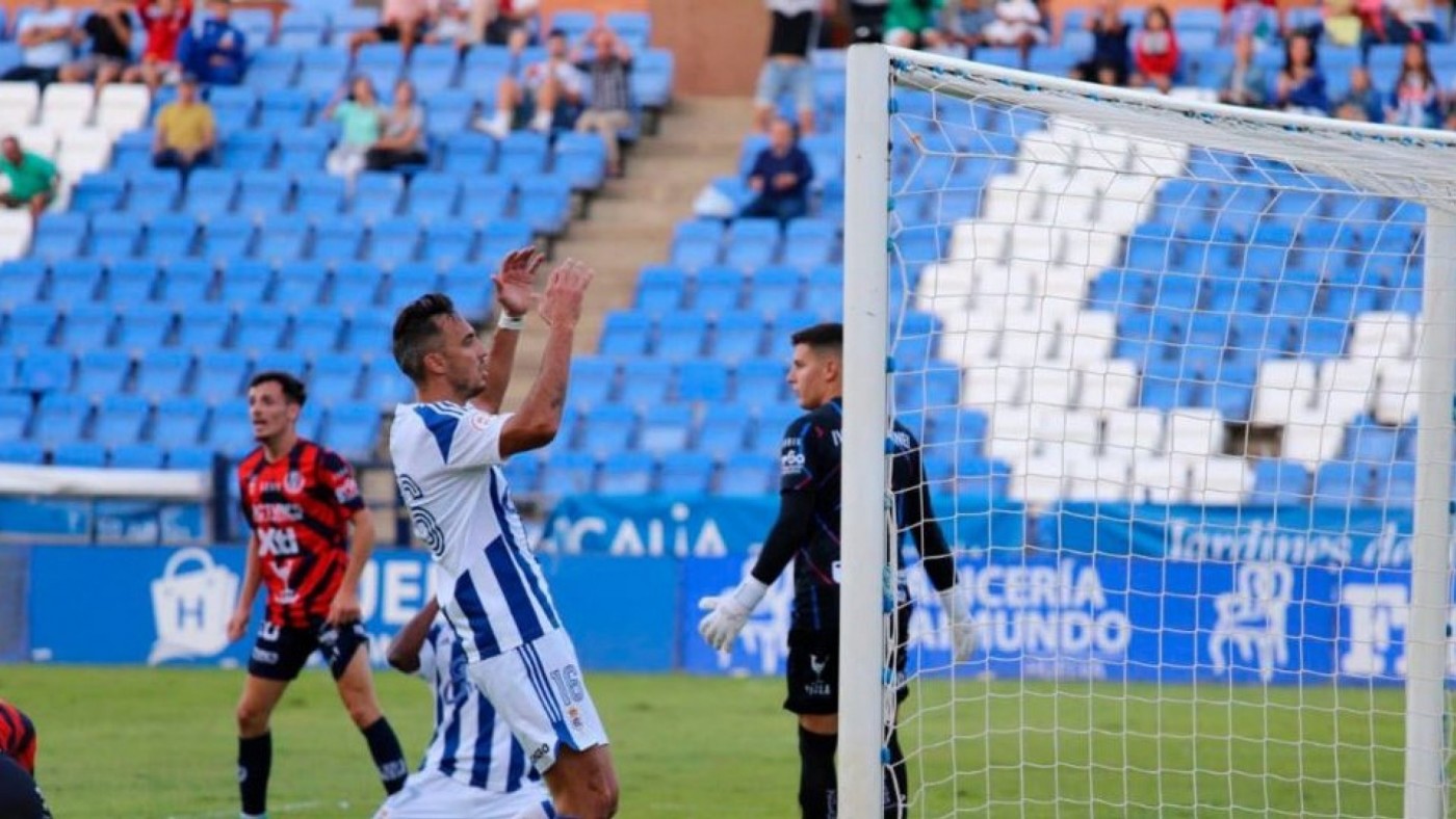 El Yeclano cae en su estreno liguero ante el Recreativo de Huelva (2-1)