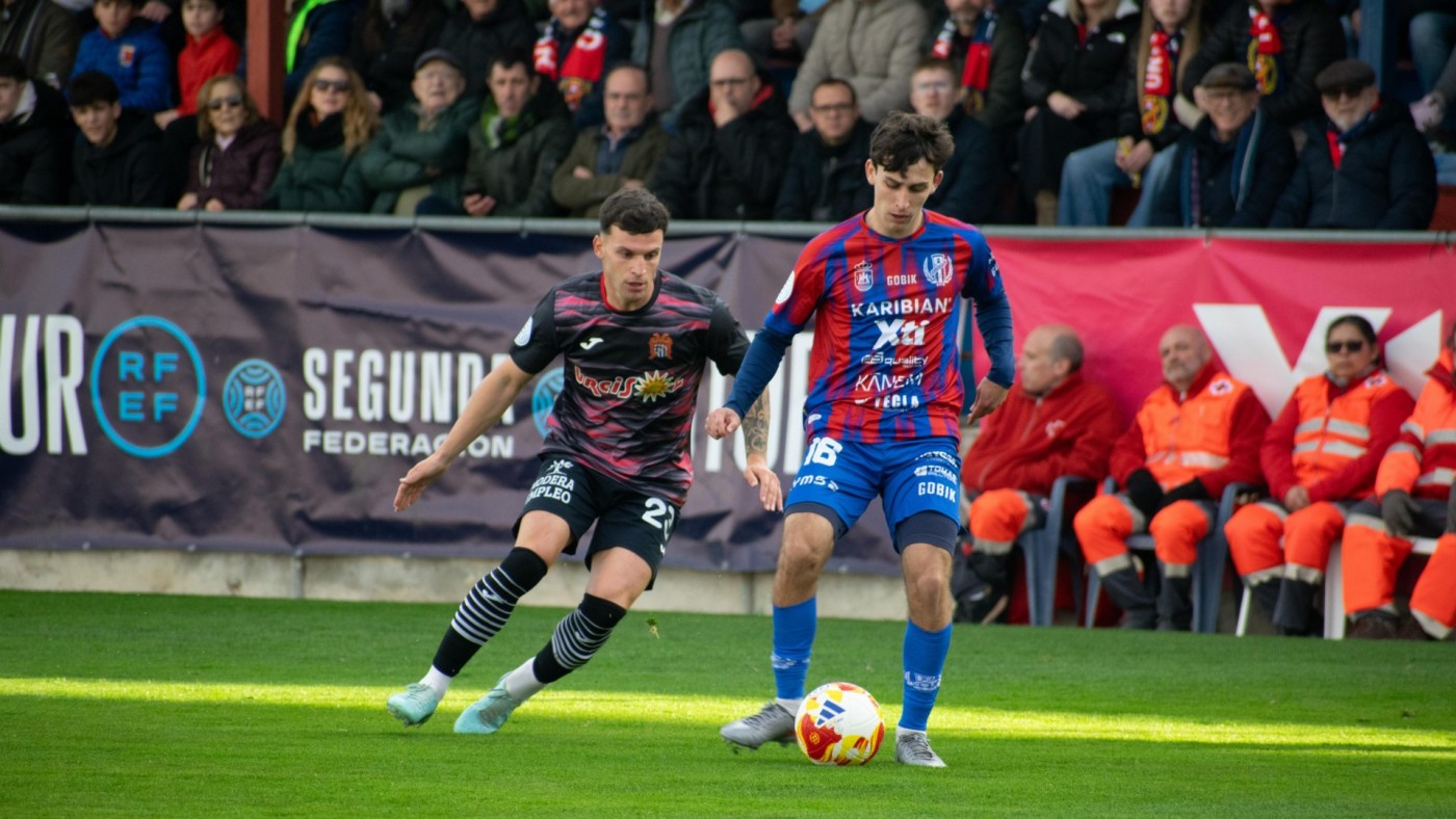 Adrián sale líder en su regreso a La Constitución