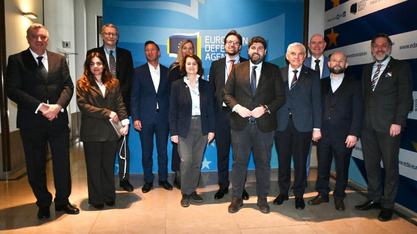 López Miras pide que la UE refuerce su defensa contando con las regiones