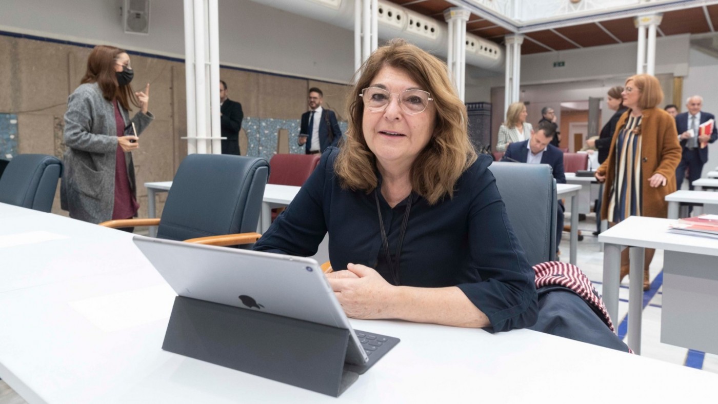 Mabel Campuzano no garantiza su voto al PP en la Asamblea