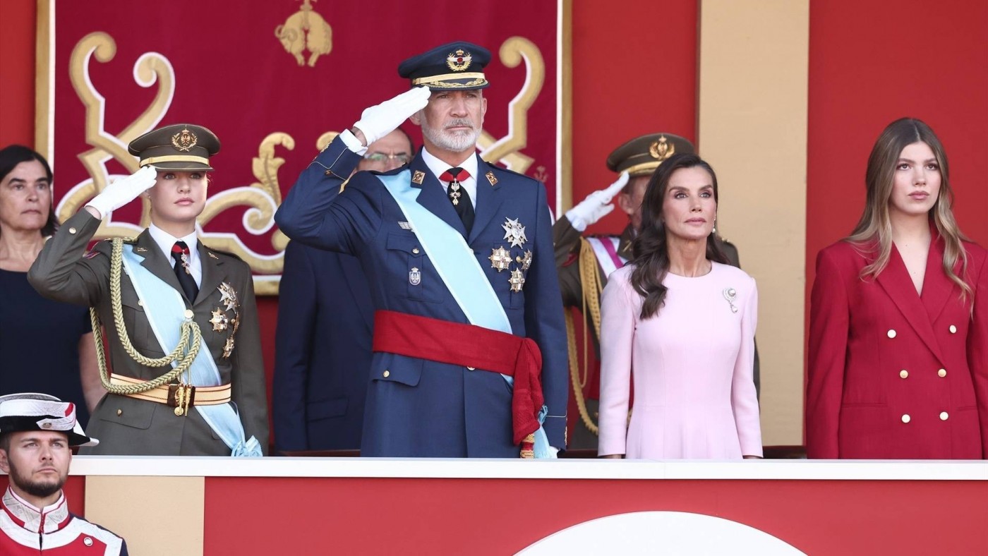 La Formación Mirlo y los paracaidistas de Alcantarilla llevan el sello murciano al desfile del 12 de octubre