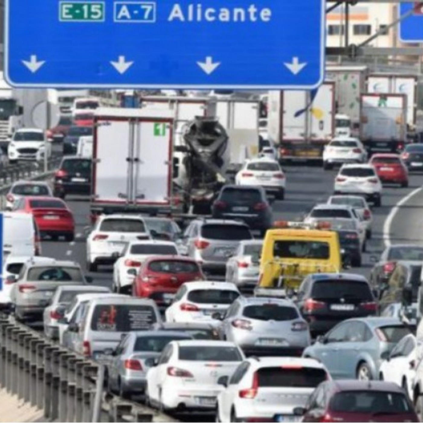 EL ROMPEOLAS T08C067 Seguridad y prudencia al volante: las claves del Agente Amigo para el puente de mayo (02/05/2026) — EL ROMPEOLAS cover
