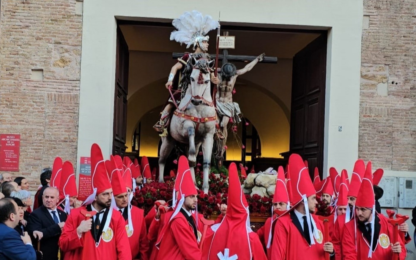 (Galería) Los Coloraos salen en procesión por Murcia