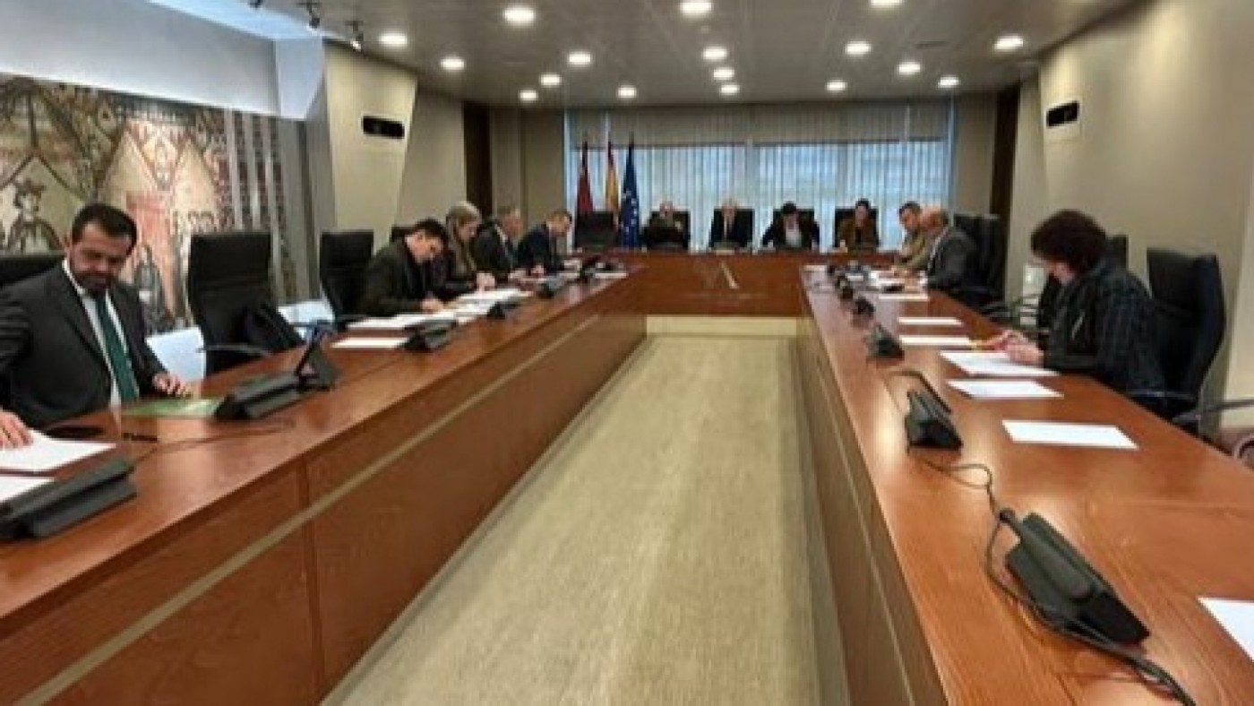 La Asamblea Regional pide revisar el despido automático de soldados y marineros a los 45 años