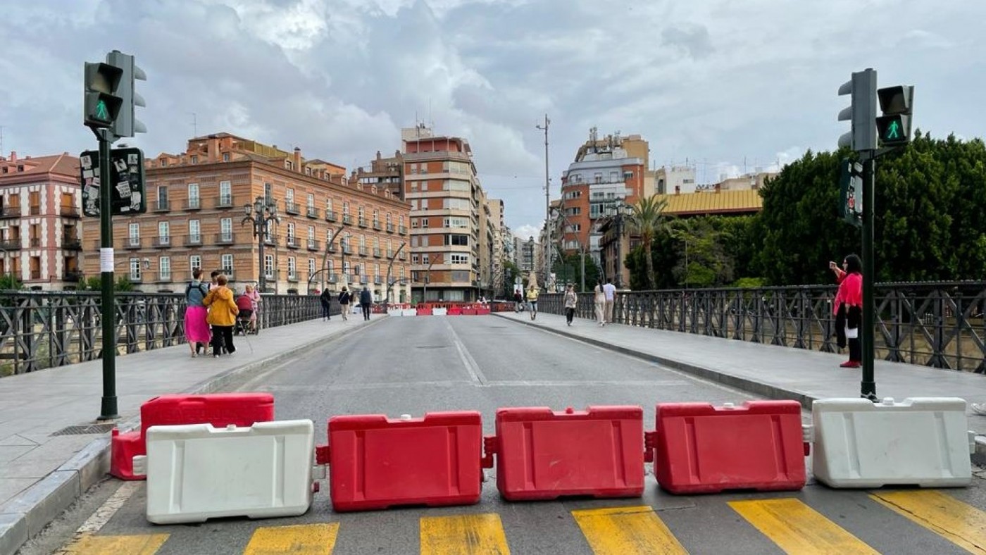 Huermur advierte del mal estado del Puente Viejo de Murcia