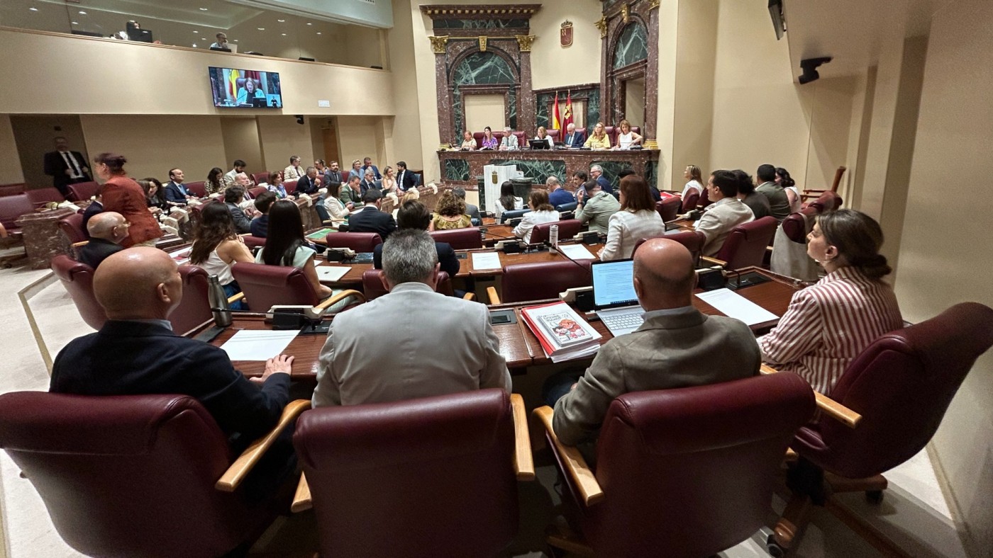 Aprobados los Presupuestos de la Comunidad para 2025 con la abstención de Vox