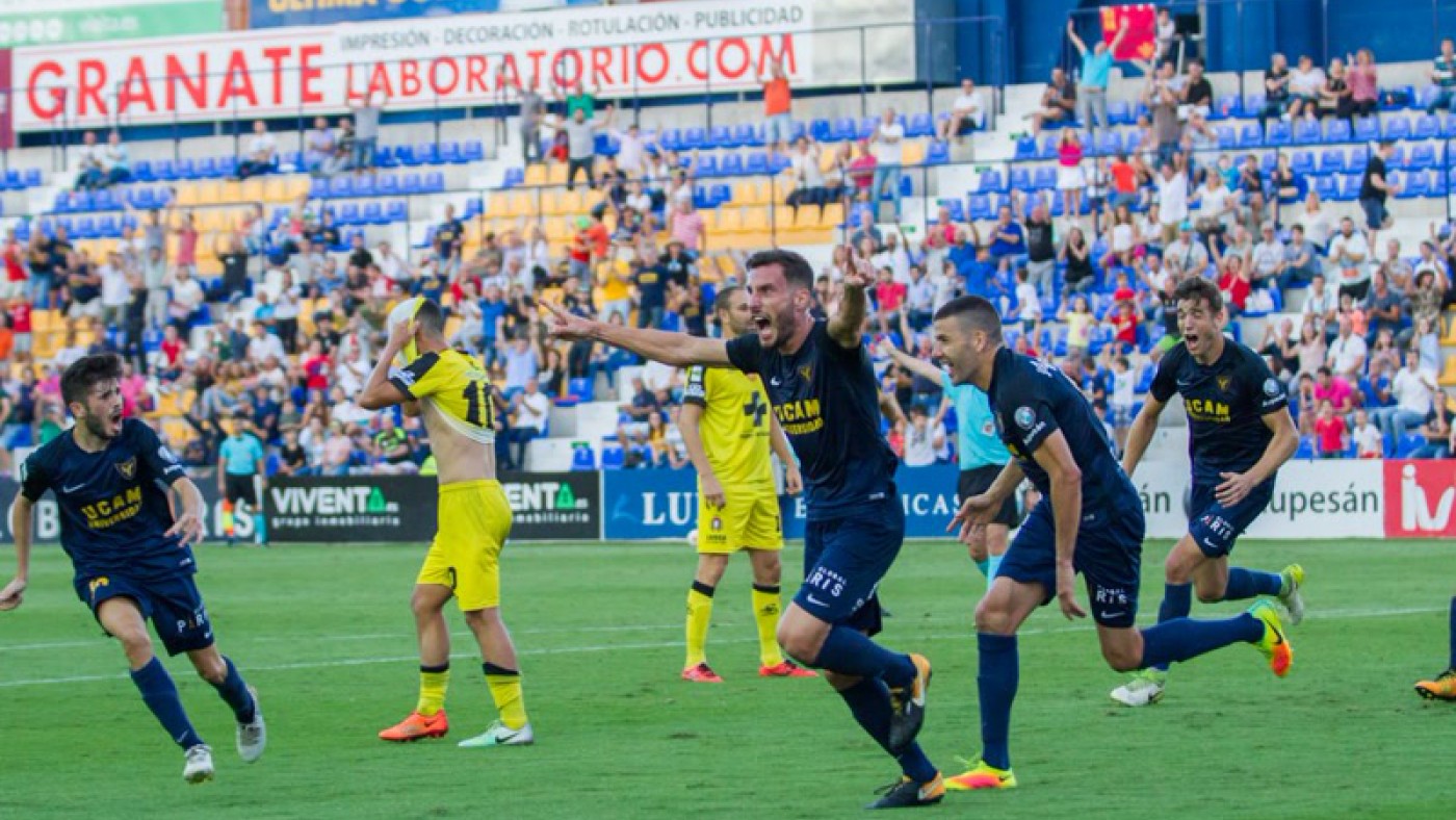 Jony Ñíguez celebra un gol del UCAM en un partido anterior