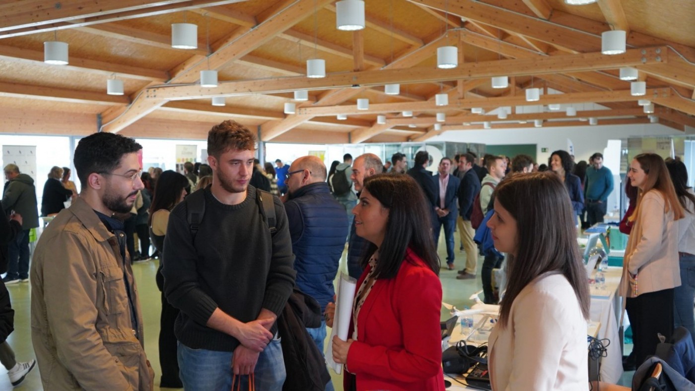 La mayoría de estudiantes de máster de la UPCT trabajan antes de completar su formación 
